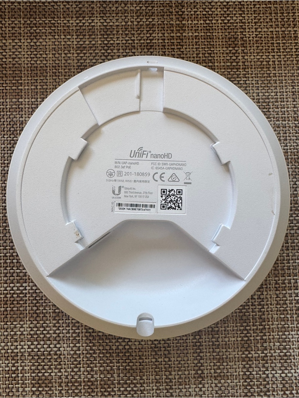 Ubiquiti UniFi nanoHD Compact 4x4 MU-MIMO PoE Access Point UAP-nanoHD